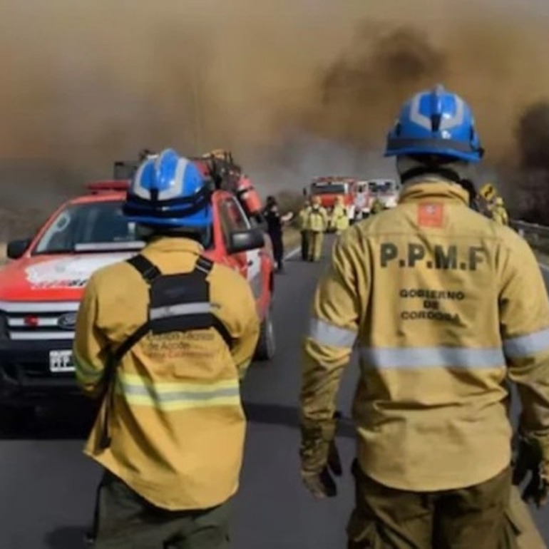 El gobernador de Córdoba, Martín Llaryora, señaló que la provincia le solicitará a la Justicia ser querellante en la causa por los incendios. (NA)