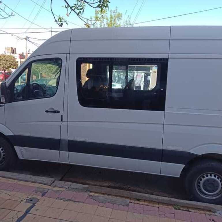 El rodado estaba estacionado en la vía pública desde hacía varios días.