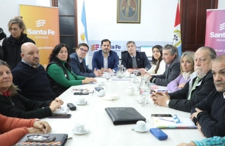 Los docentes, estatales, profesionales de la salud y el Gobierno volver&aacute;n a discutir salarios. (GSF)