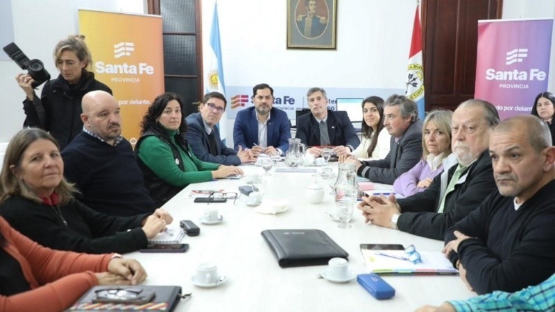 Los docentes, estatales, profesionales de la salud y el Gobierno volver&aacute;n a discutir salarios. (GSF)