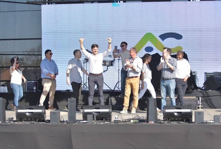 Imagen de Alvear tendrá un ingreso pavimentado desde la autopista, lo anunció el gobernador Pullaro