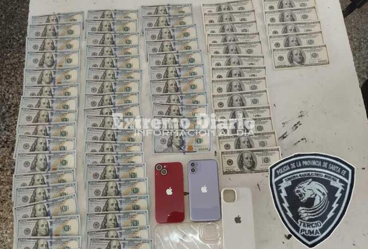 Durante el procedimiento, Comando le incautó al sospechoso 6.500 billetes de moneda extrajera.