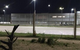 Imagen de Investigan disparos al aire frente a la c&aacute;rcel de la zona oeste