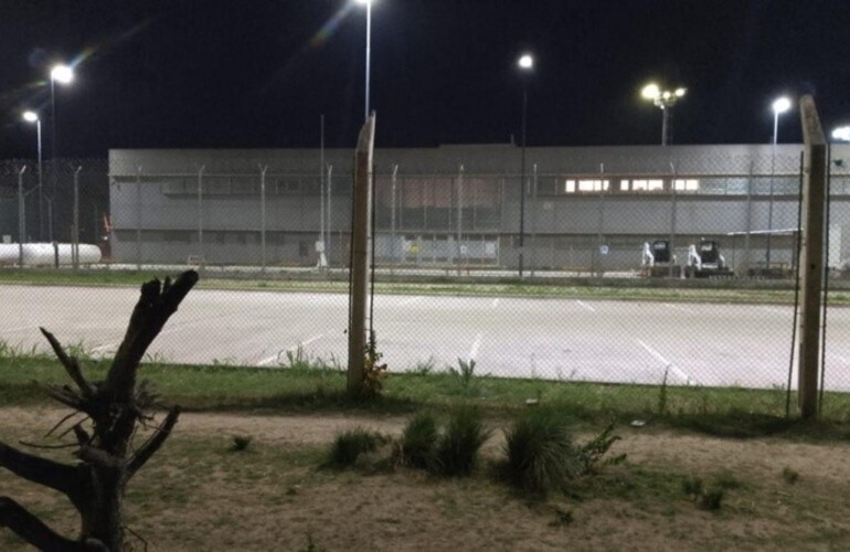 Imagen de Investigan disparos al aire frente a la c&aacute;rcel de la zona oeste