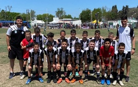 Imagen de F&uacute;tbol CAU: &iexcl;Gran experiencia para las infantiles en Sunchales!