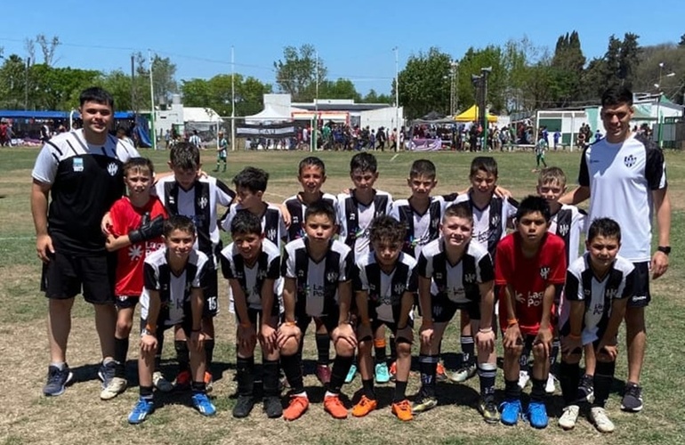 Imagen de Fútbol CAU: ¡Gran experiencia para las infantiles en Sunchales!