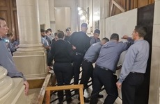 Imagen de Allanamientos y detenciones de gremialistas en Rosario por los incidentes en la Legislatura durante la aprobación de la reforma jubilatoria