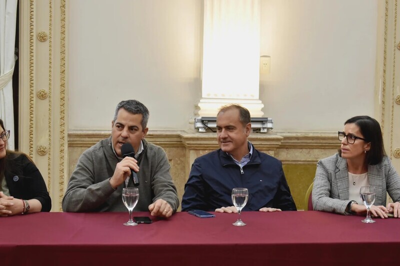 Imagen de Gherardi estuvo presente en reuni&oacute;n sobre los riesgos del delta del Paran&aacute;