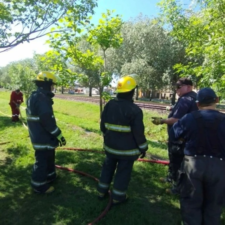 Imagen de Bomberos Voluntarios de Arroyo Seco realizan nueva capacitación para mejorar el servicio