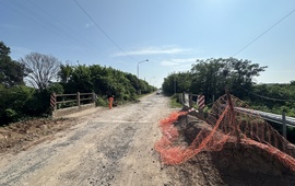 Imagen de Iniciaron las obras en el puente que va al barrio Puerto.