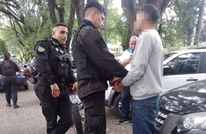 Trabajadores informales, jóvenes y personas en situación de calle son los más afectados por las demoras policiales en averiguación de identidad.