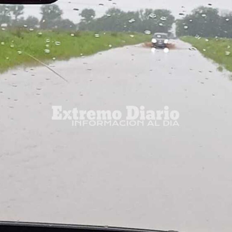 La imagen tomada hoy, es una postal que se repite durante cada temporal.