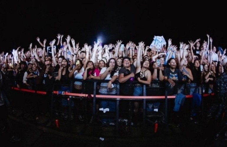 La quinta edición del Festival bandera convocó a 25 mil personas el último sábado. (@festivalbanderaok)