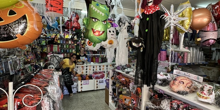 Imagen de Cotillón 'Rumba' se prepara para Halloween.