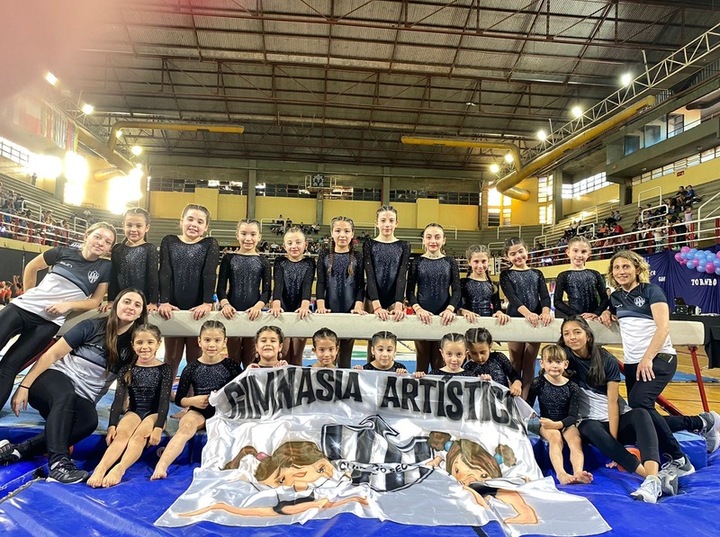 Imagen de Gimnastas de Unión, brillaron en el Torneo Provincial nivel E en Rosario.