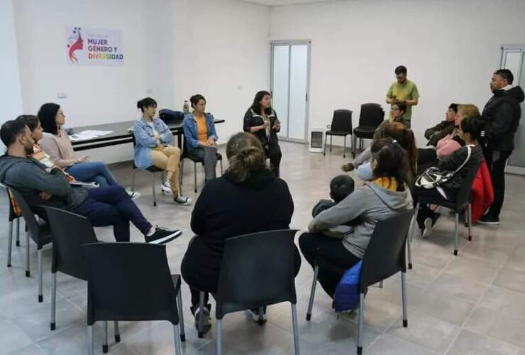 La Municipalidad realizó reuniones en el Punto Violeta para explicar los alcances del programa.