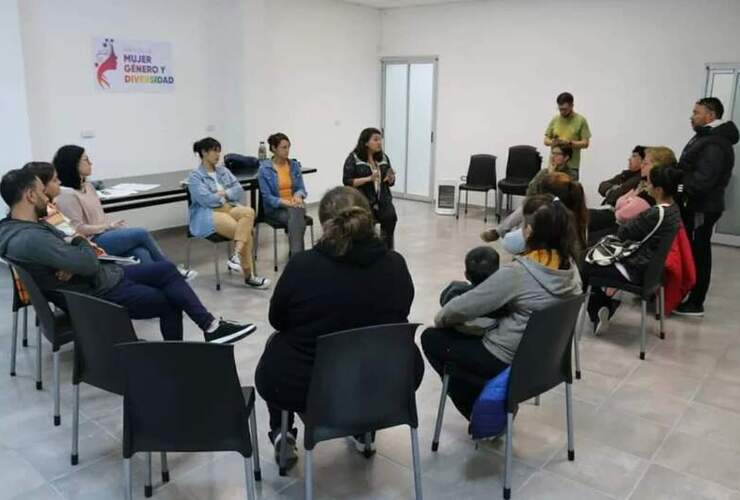 La Municipalidad realizó reuniones en el Punto Violeta para explicar los alcances del programa.