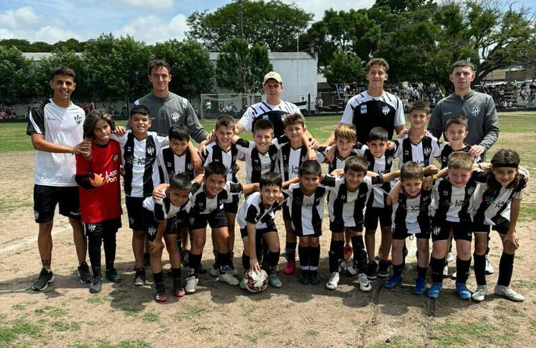 Imagen de Uni&oacute;n sali&oacute; Campe&oacute;n de la Liga AFIPA en categor&iacute;a 2015/2016.