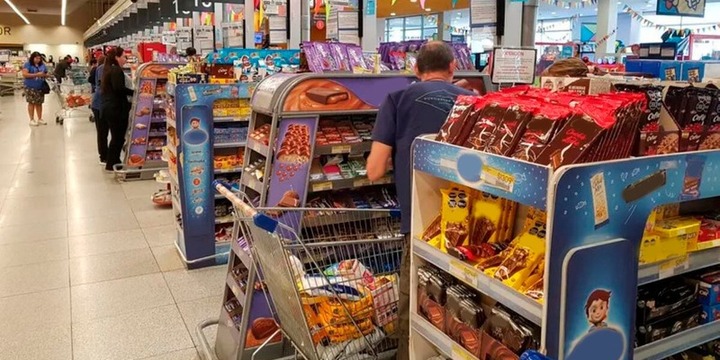 Imagen de Propuesta para terminar con la oferta de comida chatarra en las líneas de caja de supermercados