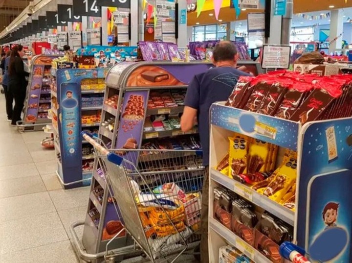 Imagen de Propuesta para terminar con la oferta de comida chatarra en las líneas de caja de supermercados