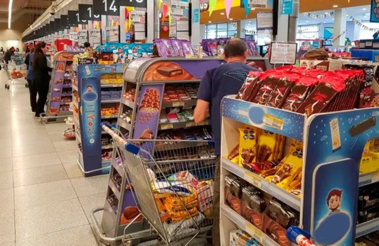 Imagen de Propuesta para terminar con la oferta de comida chatarra en las líneas de caja de supermercados