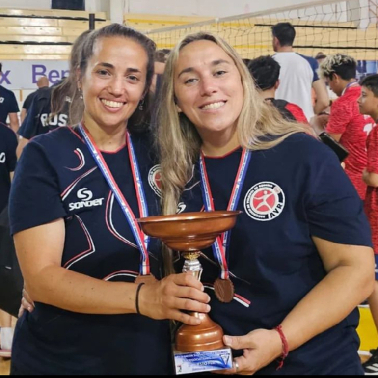 Imagen de Silvana Giménez, profesora y Coordinadora de Talleres, obtuvo 3º puesto con la Selección Rosarina en Sunchales.