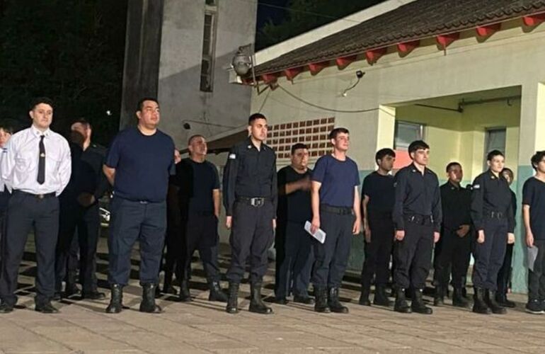 Imagen de Adrián y Nacho, los nuevos bomberos de la institución local