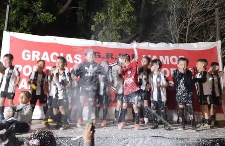 Imagen de La categoría 2018 de fútbol Unión, salió Campeona de la Copa Amistad en General Rojo.