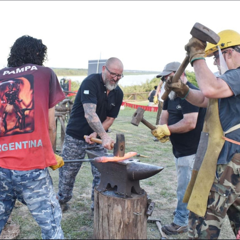 Imagen de 3er Festival 'Forjando el Paraná' en Pueblo Esther.