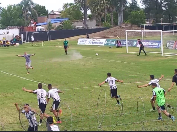 Imagen de 1era División: Unión venció por penales a Empalme Central y pasó a la Final.