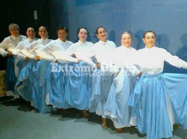 Bailarines del Centro Tradicionalista Victor Sanabria