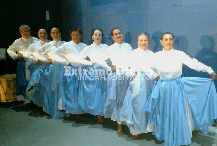 Bailarines del Centro Tradicionalista Victor Sanabria