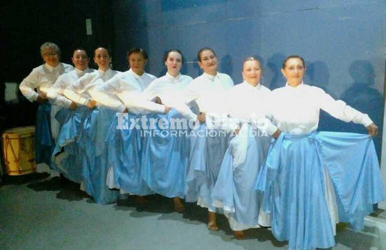 Bailarines del Centro Tradicionalista Victor Sanabria