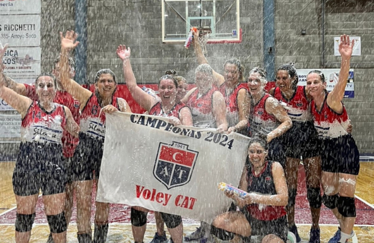 Imagen de El Maxi Vóley Femenino A de Talleres salió Campeón de Copa de Plata.