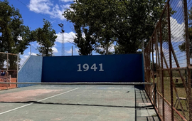 Imagen de Hoy inician las clases de P&aacute;del en Central Argentino.