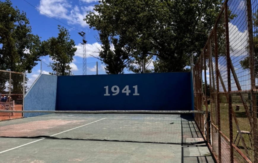 Imagen de Hoy inician las clases de Pádel en Central Argentino.