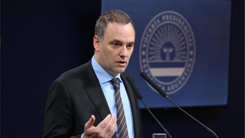 El vocero Adorni hizo el anuncio este martes pasado el mediod&iacute;a desde Casa Rosada.