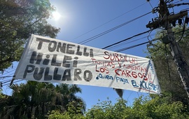 Imagen de Se colgaron carteles en contra de Tonelli, Pullaro y Milei.