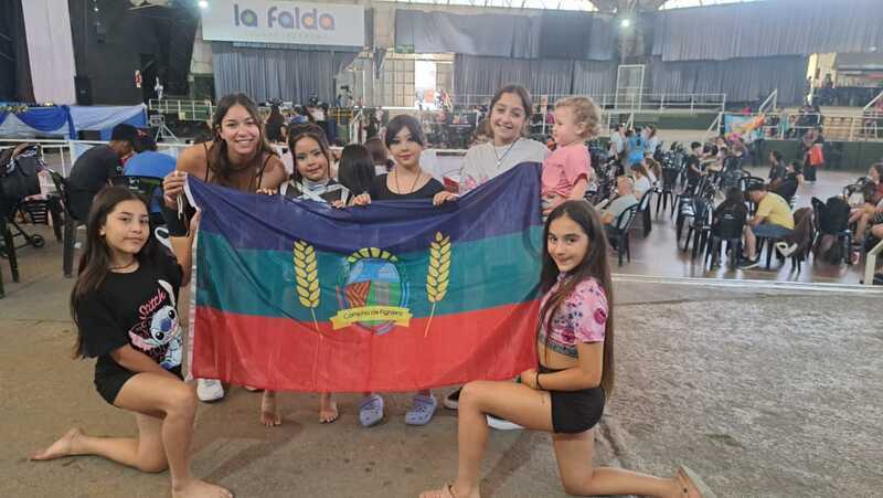 Imagen de Acrobacia en telas: buen desempeño para las representantes de Fighiera