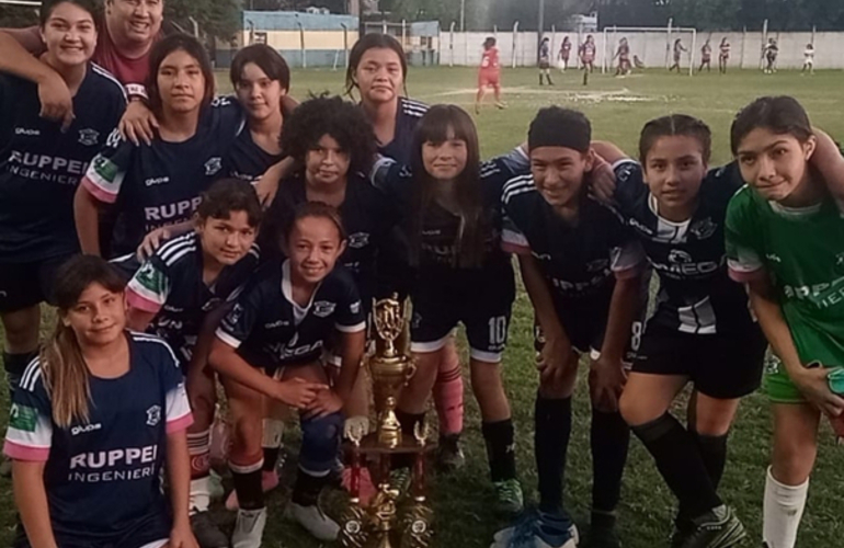 Imagen de Athletic obtuvo Copa de Oro y Plata en Fútbol Femenino.