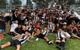 Imagen de Inferiores: Uni&oacute;n sali&oacute; Campe&oacute;n y Subcampe&oacute;n en el Mundial 'Sur Cup' de Necochea.