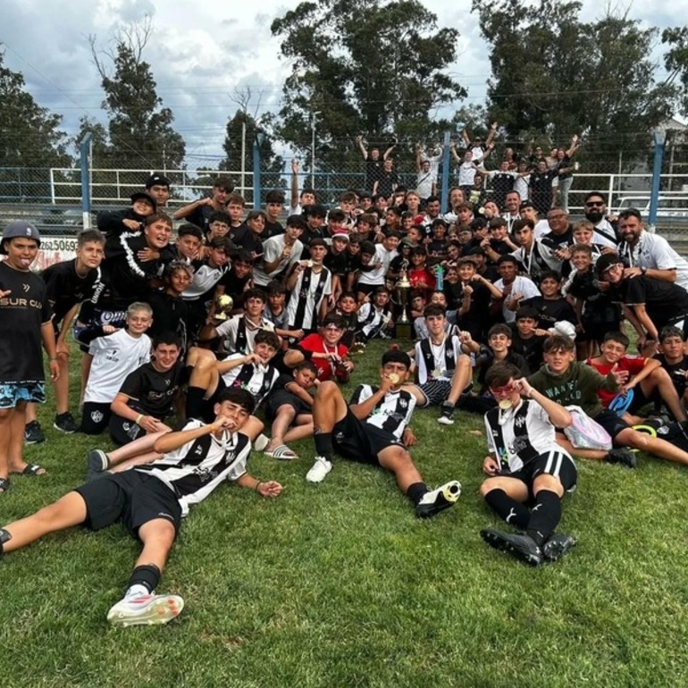 Imagen de Inferiores: Unión salió Campeón y Subcampeón en el Mundial 'Sur Cup' de Necochea.