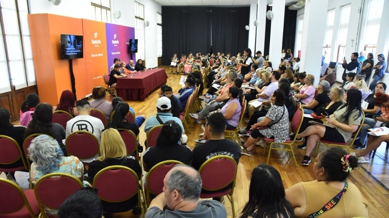 Imagen de Provincia entregó 230 créditos del programa Banco Solidario