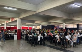 Imagen de Más de 350 adultos mayores celebraron el fin de año con un gran encuentro en Rosario