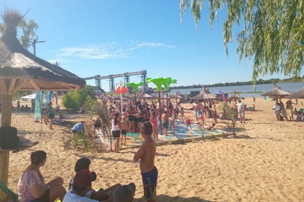 Imagen de La playa p&uacute;blica "Bucar&eacute;" renov&oacute; su esplendor