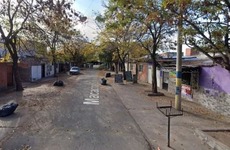 El kiosco del barrio Santa Lucía donde fue atacado en agosto de 2023 un comerciante y albañil. (Google Street View)