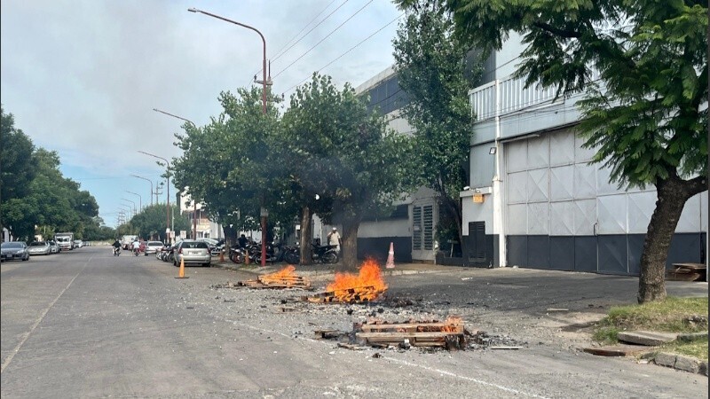 Imagen de Despidieron por Whatsapp a unos 70 trabajadores en un frigorífico tripero de Villa Gobernador Gálvez
