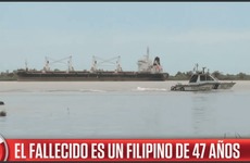 Imagen de Levantan la restricción al barco que llegó desde Nigeria tras el informe preliminar de autopsia al tripulante muerto