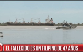 Imagen de Levantan la restricción al barco que llegó desde Nigeria tras el informe preliminar de autopsia al tripulante muerto
