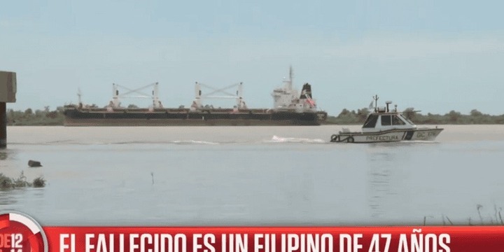 Imagen de Levantan la restricción al barco que llegó desde Nigeria tras el informe preliminar de autopsia al tripulante muerto